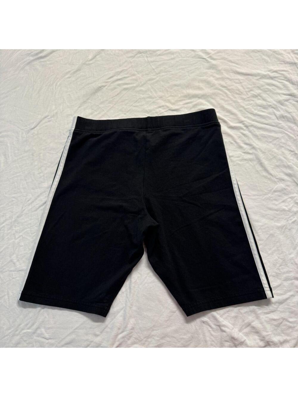 adidas women's athletic biker shorts black classic 3‑Stripe Size M - Picture 2 of 8